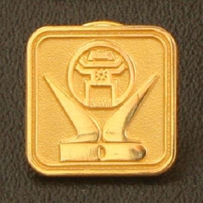 Huy hiệu gỗ đồng - Quà Tặng quả Táo Vàng - Công Ty CP Đầu Tư Và Sản Xuất Quả Táo Vàng